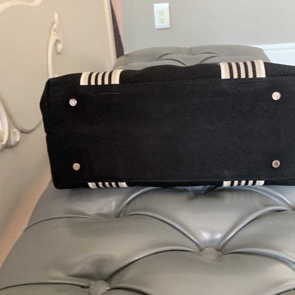 Lacoste Purse - Picture 5 of 9